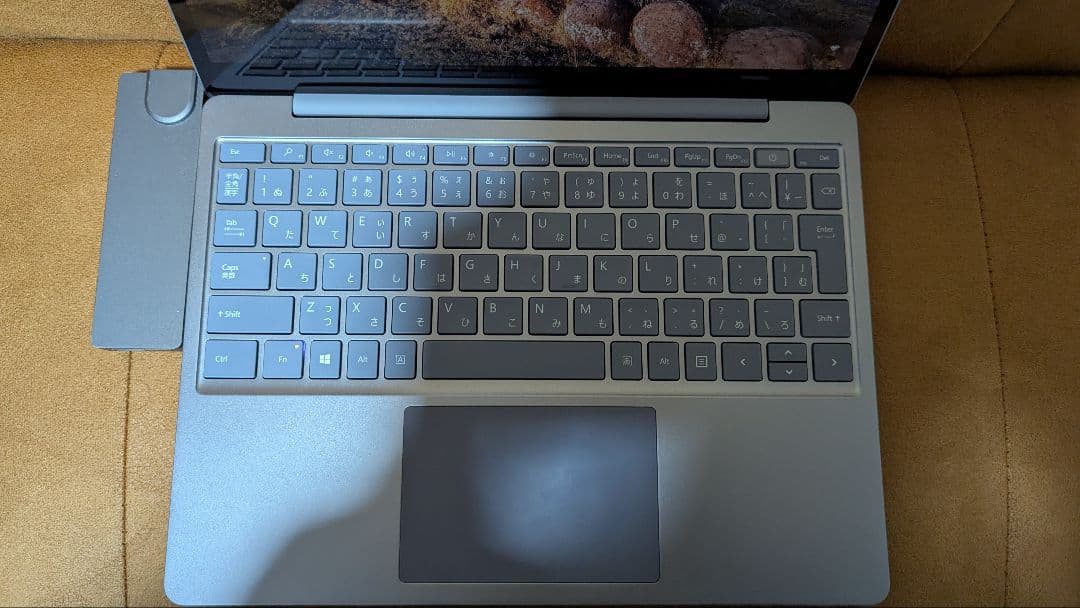 Microsoft Surface Laptop go 12.4インチ
