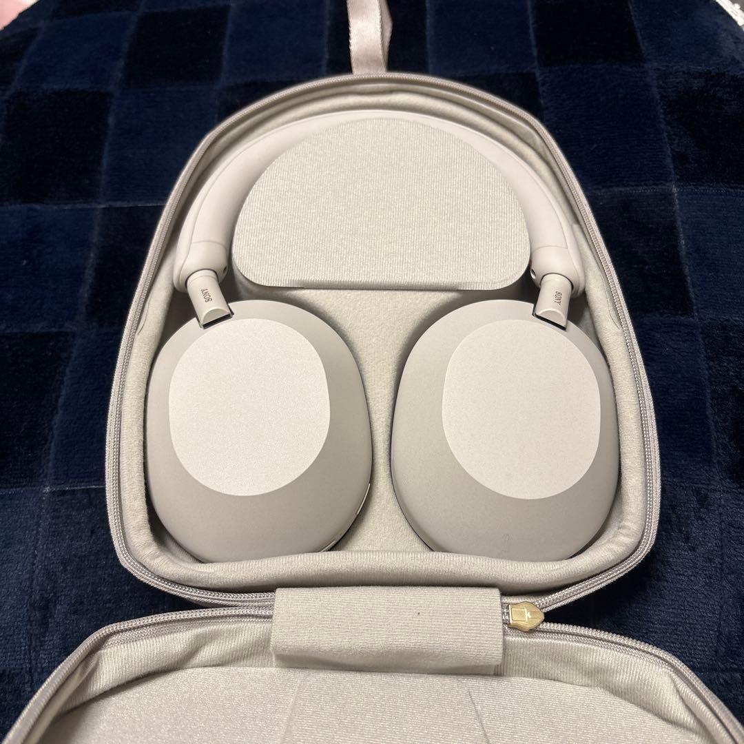 SONY WH1000XM5 ワイヤレスノイズキャンセリングヘッドホン ほぼ新品