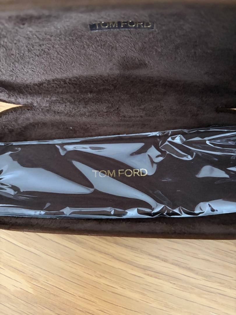 トムフォード サングラス FT1048-D/S 01B 52 TOM FORD