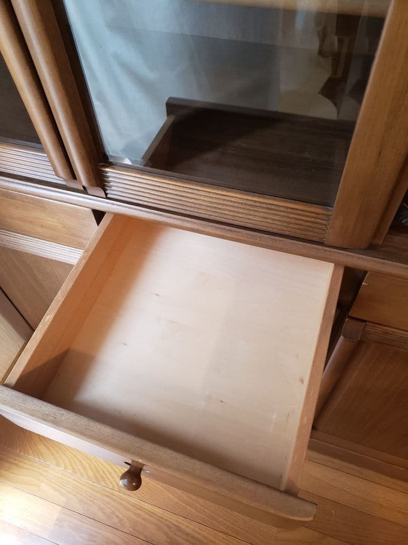 最終値下げ※井口家具※木製ブラウン食器棚 ガラス扉付き