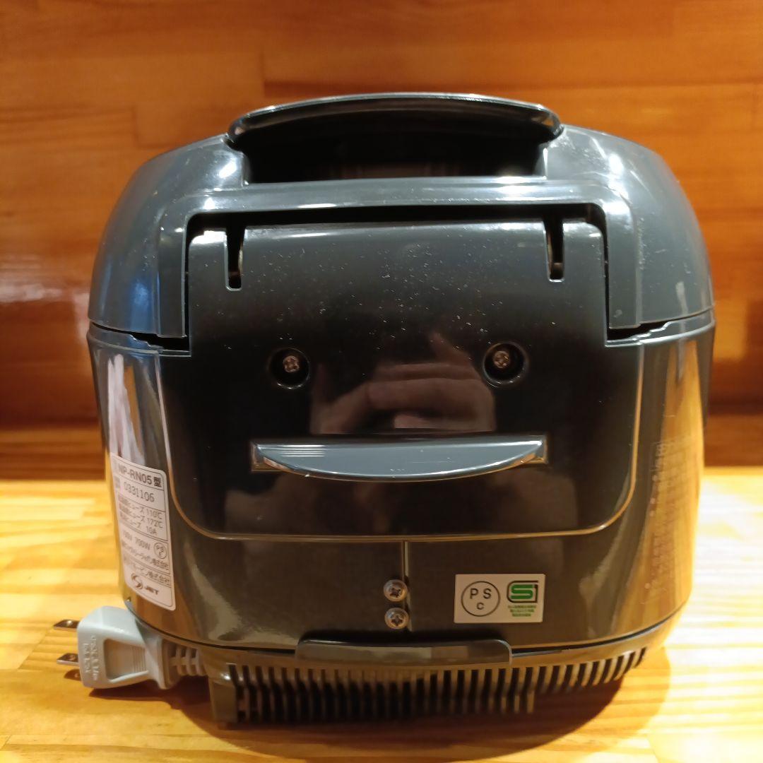 象印　圧力炊飯器3合炊き　NP-RN05　23年製