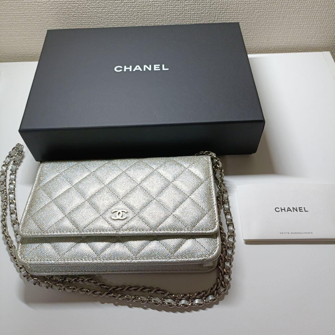 CHANEL シルバー キルティング ショルダーバッグ