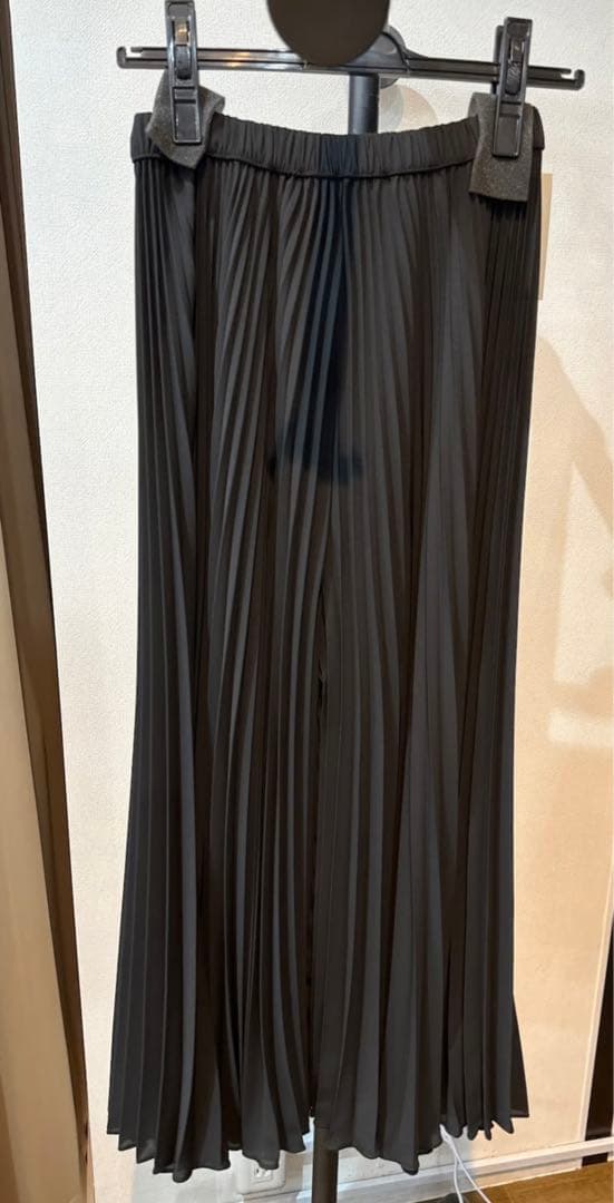7/3迄限定価格⭐︎新品 PRIORITY プリーツパンツ 黒 Mal.