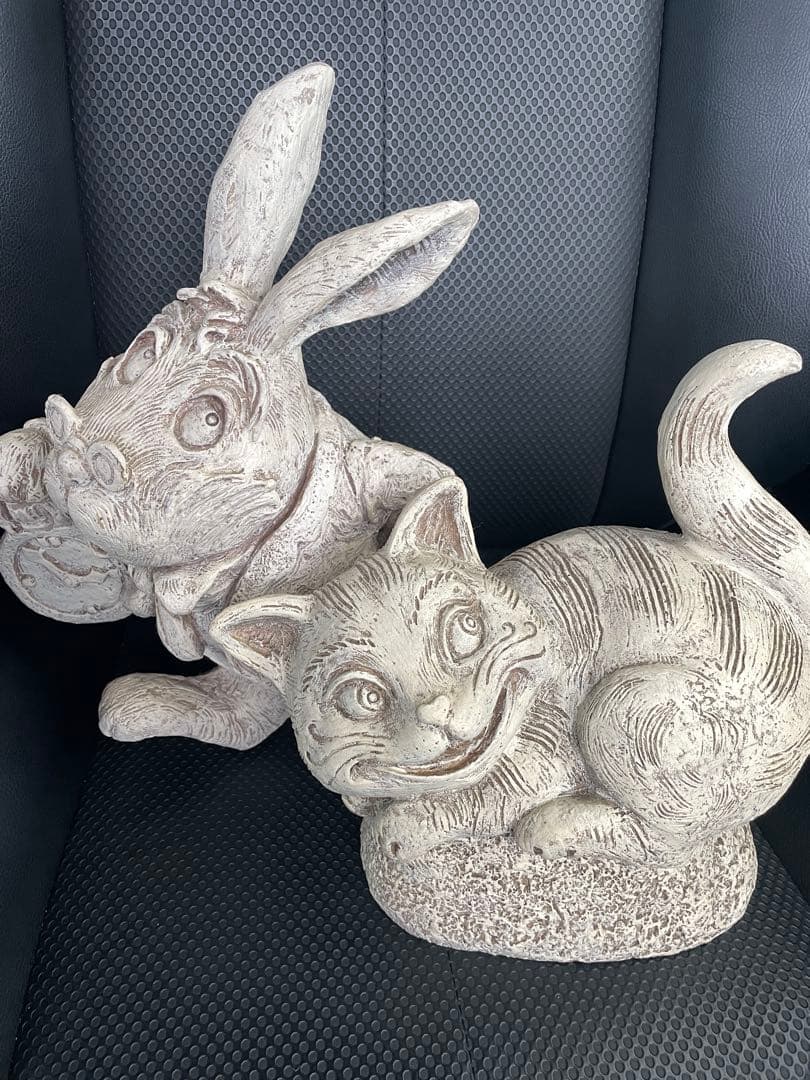 不思議の国のアリス　ウサギと猫#オブジェ　#インテリア#置物#園芸#ガーデニング