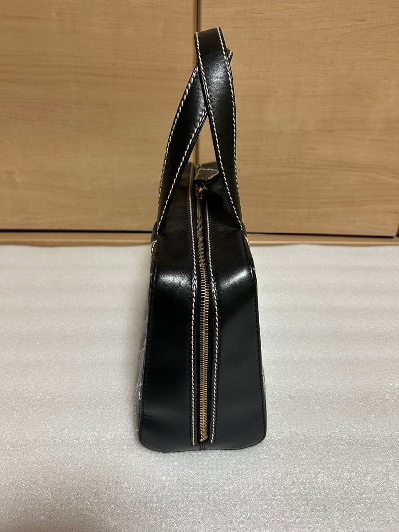 美品　シャネル　CHANEL ハンドバッグ　白ステッチ