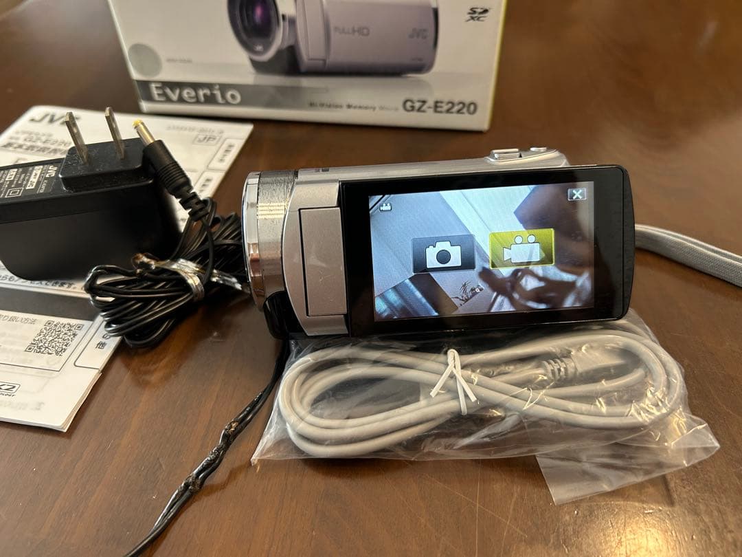 JVC Everio GZ-E220 ビデオカメラ 本体