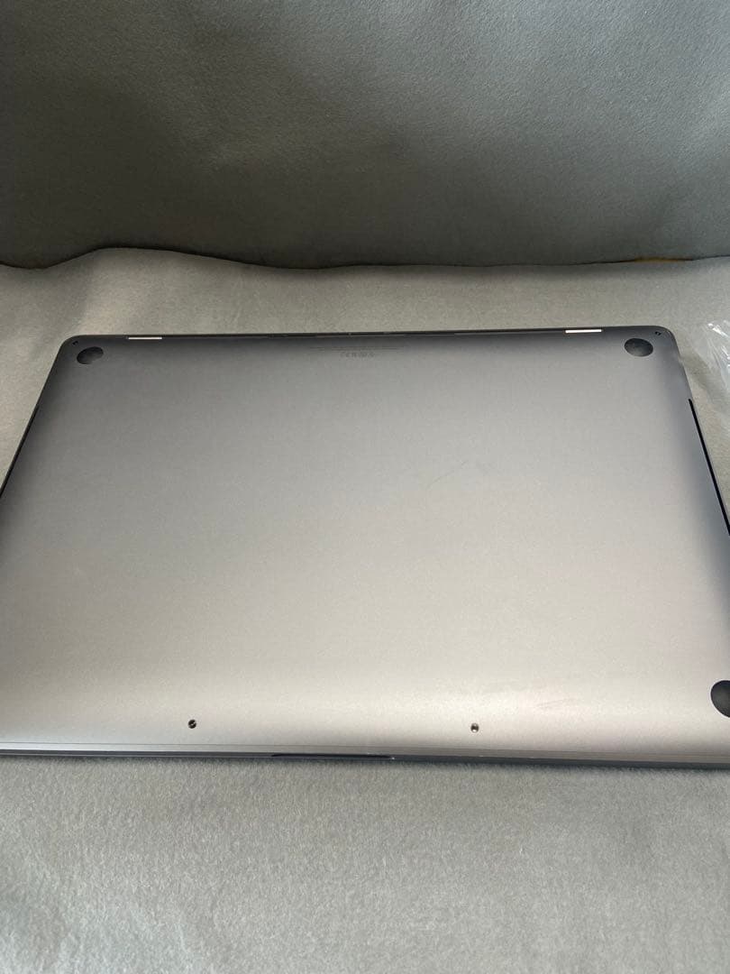 MacBook Pro 16インチ 1TB/32GB/2.4GHz 2019年