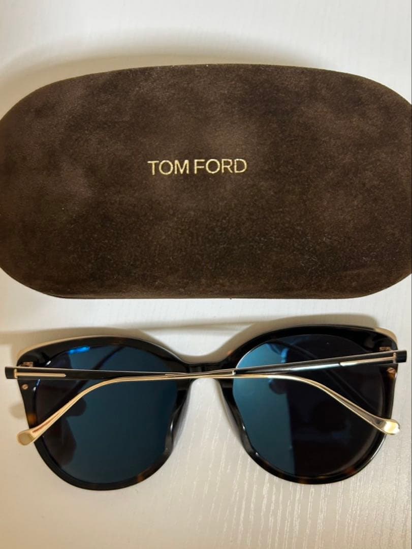 TOM FORD キャットアイサングラス