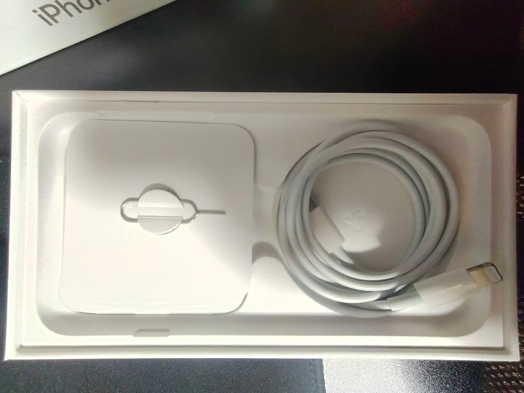 Apple iPhone SE3 128GB シルバー