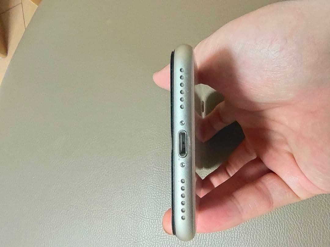 Apple iPhone SE3 128GB シルバー