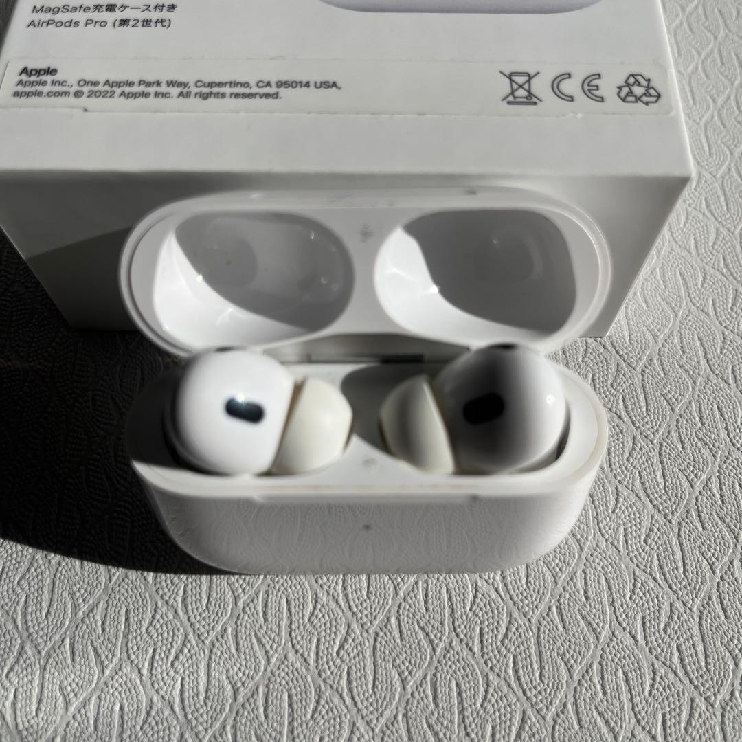 Apple AirPods Pro 第2世代 本体と付属品