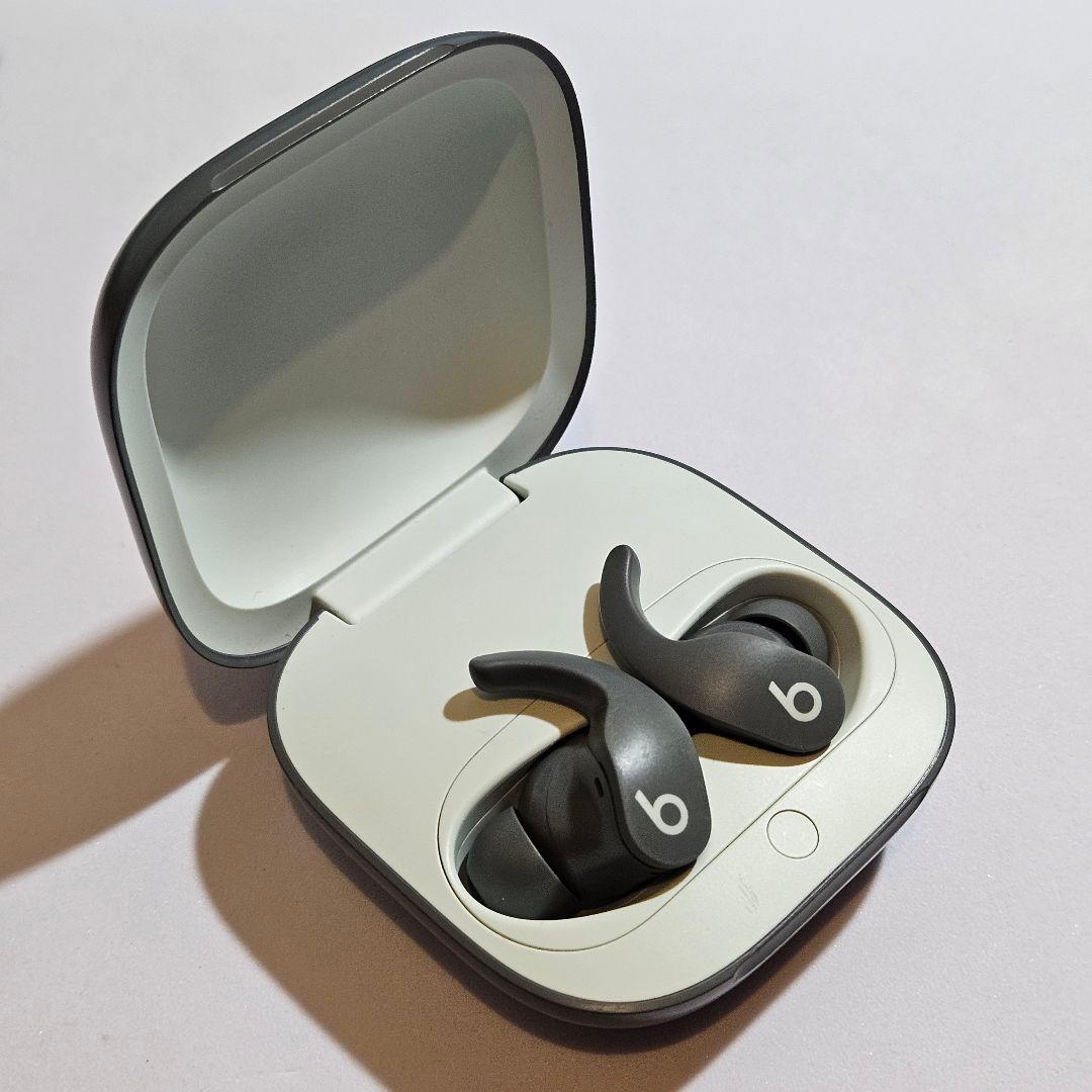 k*3様 【動作確認済】Beats Fit Pro セージ 本体＋充電ケース 美