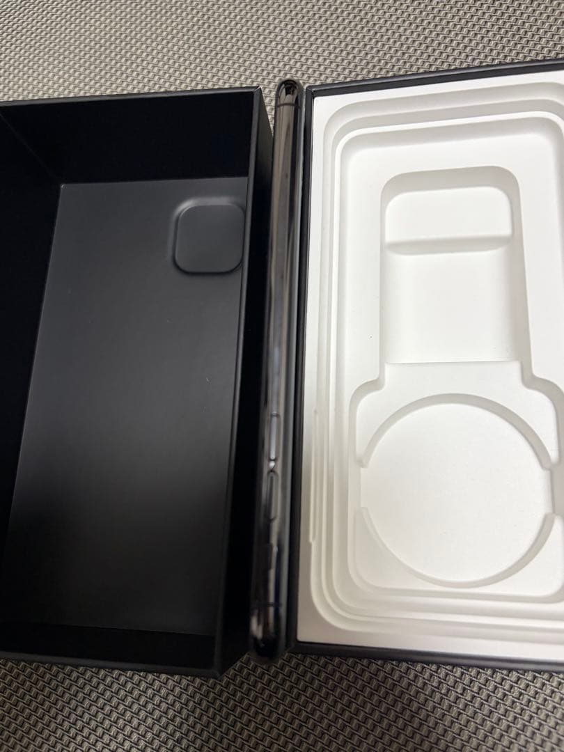 iphone 11 pro max 64GB SIMフリー