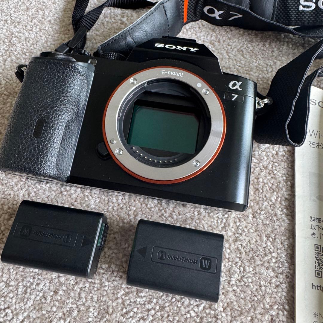 美品/SONY α7 (ILCE-7) 本体＋バッテリー2個＋ストラップ＋説明書