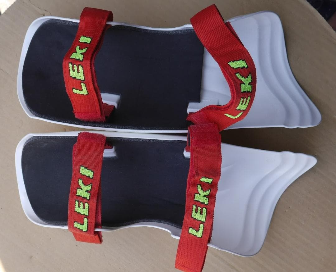 LEKI　ワールドカッププロ　シンガード（新品）