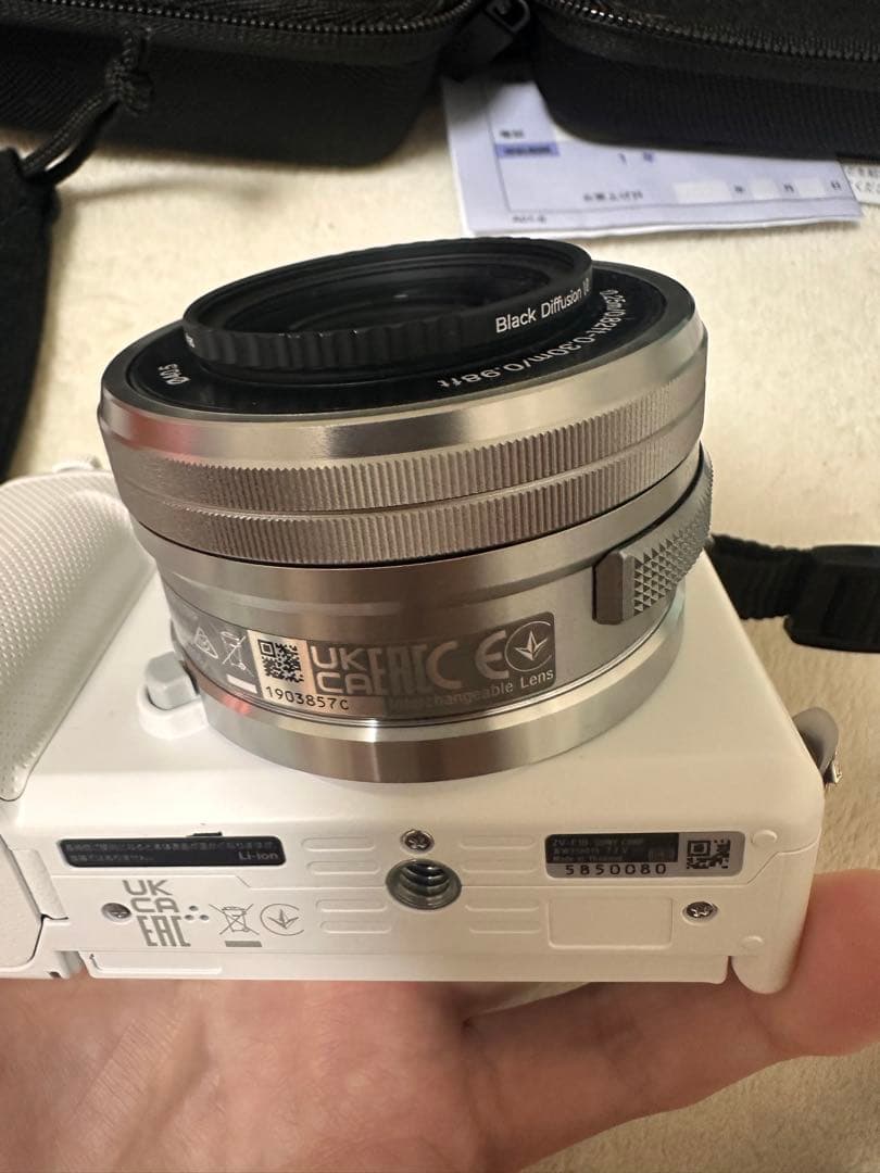 【グリップとケース付き】SONY ZV-E10ミラーレス一眼カメラ