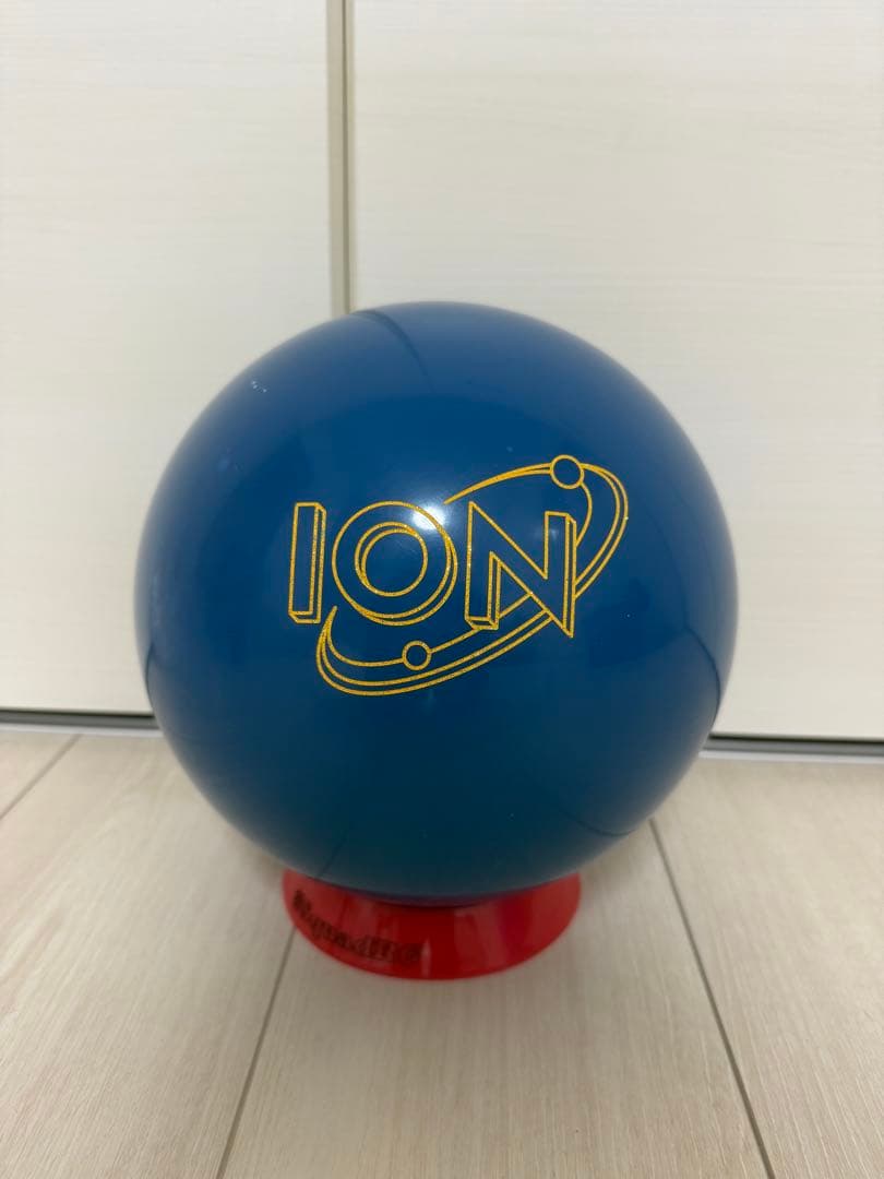 ボウリング ストーム アイオンプロソリッド 15ポンド 新品 ボウリングボール