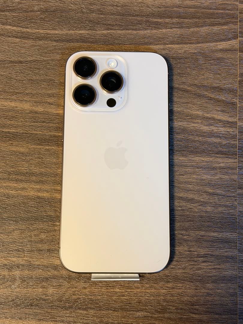 カイ【美品】iPhone16Pro 1TB デザートチタニウ