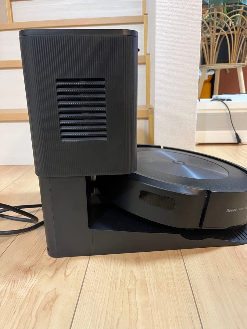 【値下げしました】iRobot Roomba ルンバ j7＋　ロボット掃除機
