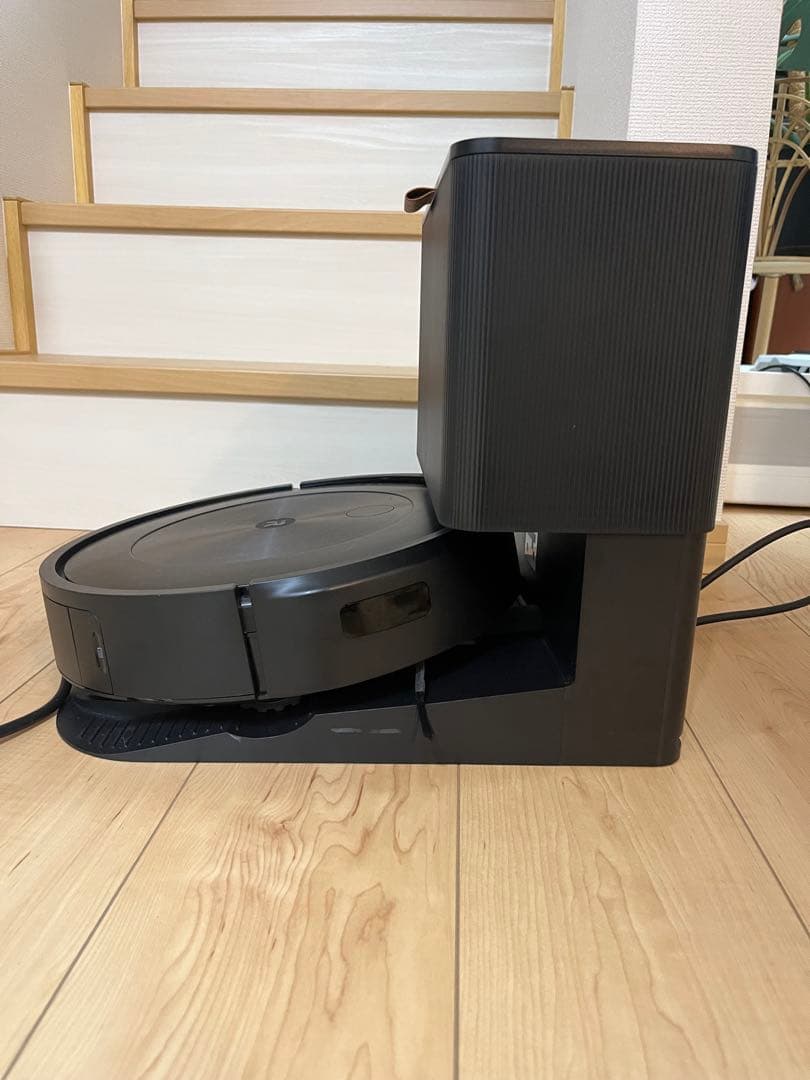 【値下げしました】iRobot Roomba ルンバ j7＋　ロボット掃除機