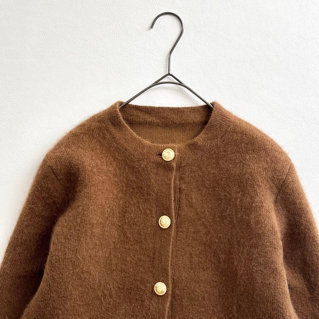 02379-4 アニュアンス　金ボタン　ラクーンファーカーディガン　キャメル