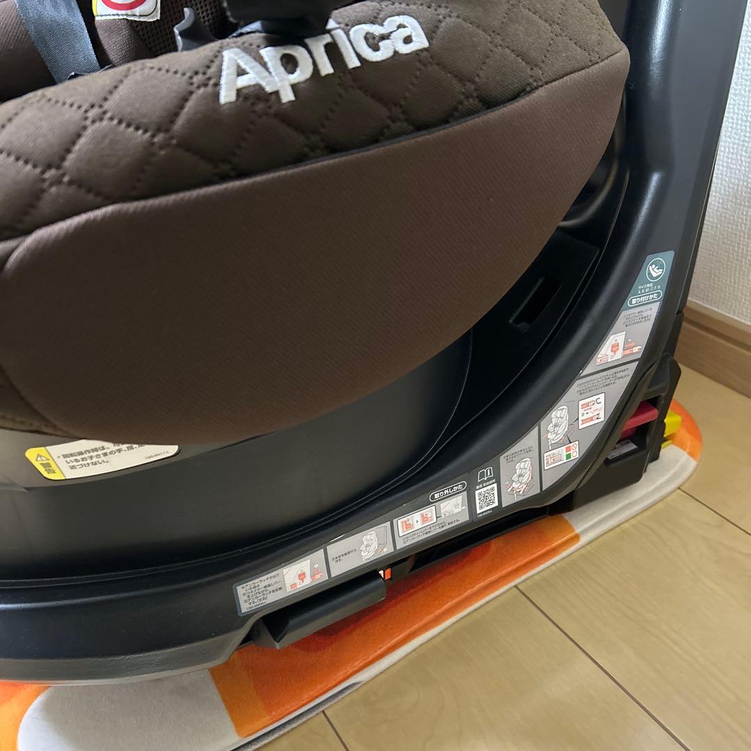 Apricaフラディア グロウ ISOFIXブラウン