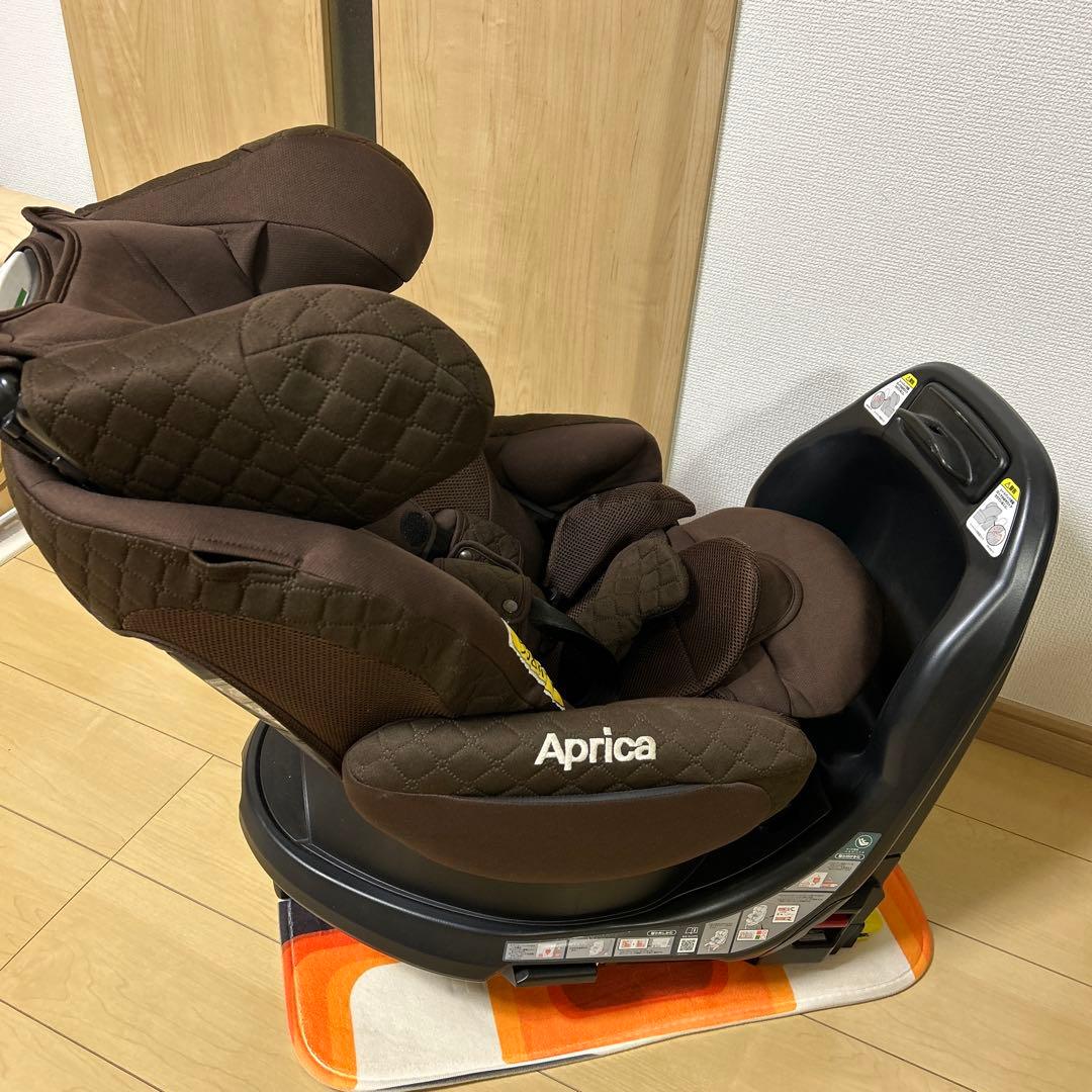 Apricaフラディア グロウ ISOFIXブラウン
