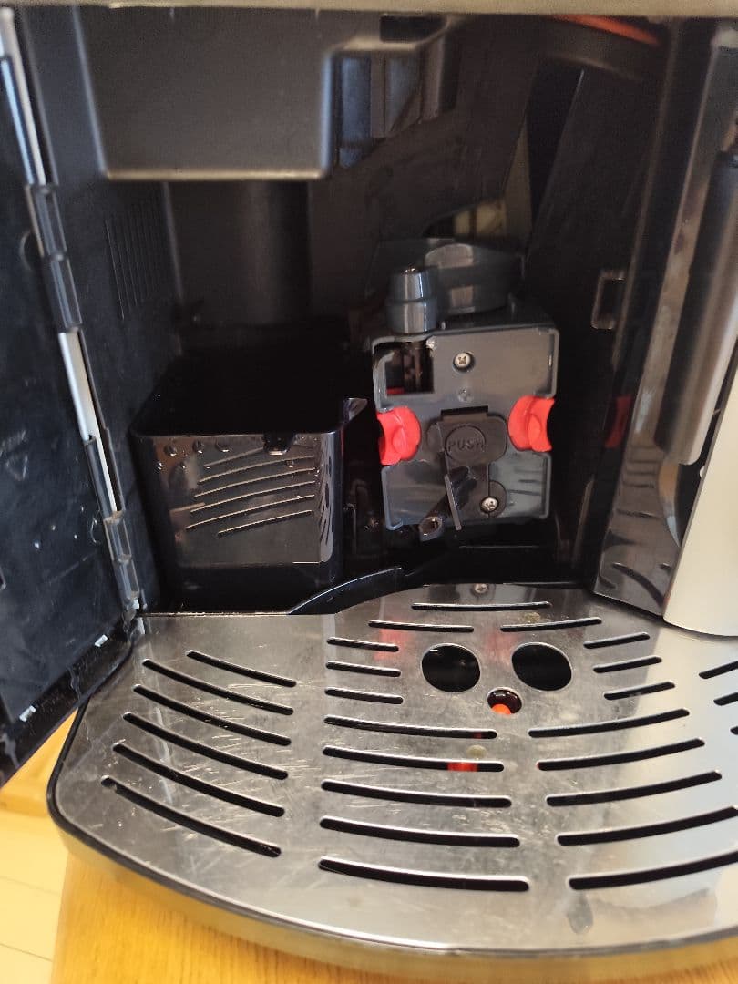 デロンギ　マグニフィカ　全自動コーヒーマシン　ESAM2200SJ