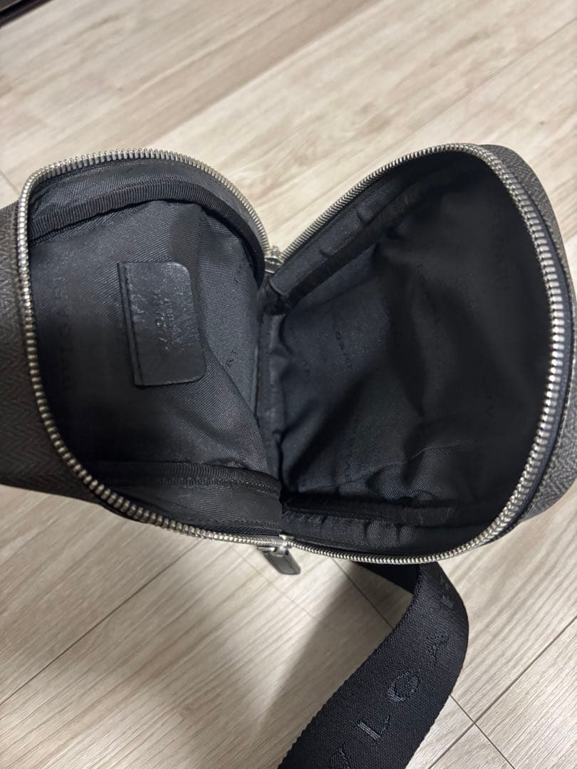 ブルガリウィークエンドボディバック