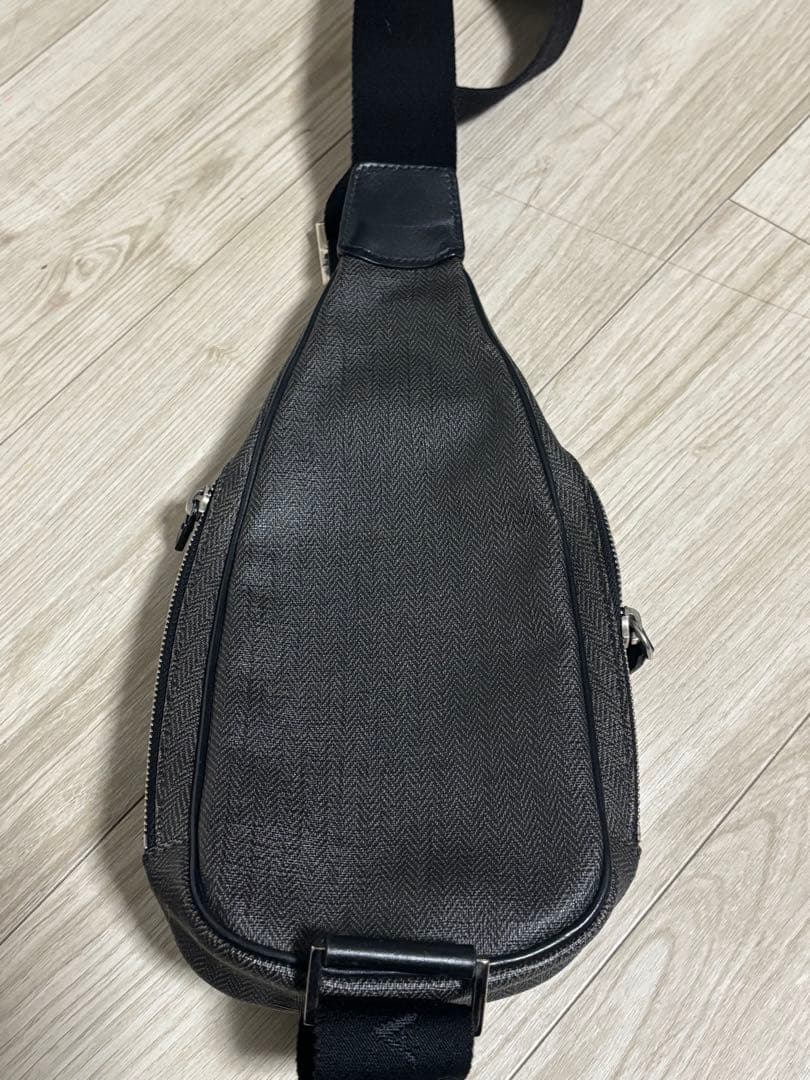 ブルガリウィークエンドボディバック