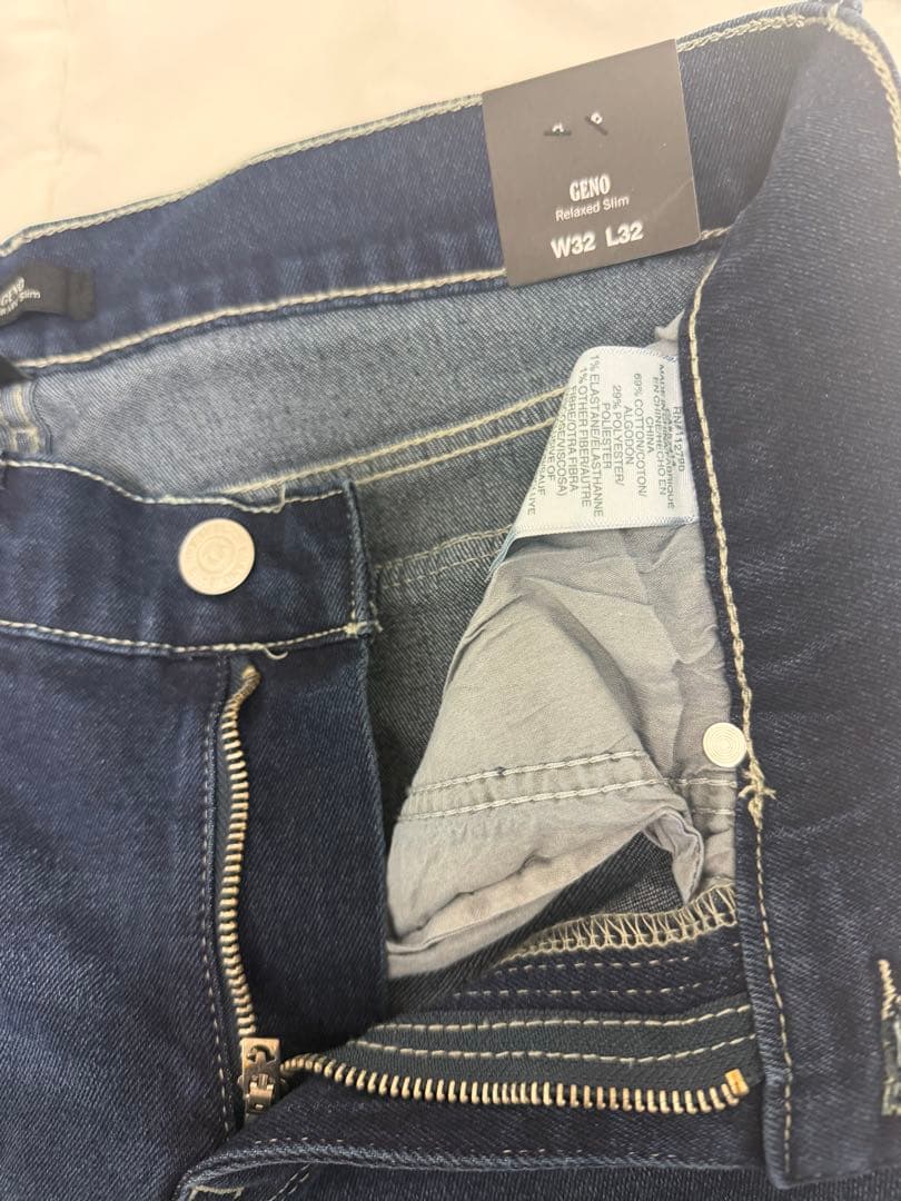 TRUE RELIGION ダークブルーデニムパンツ