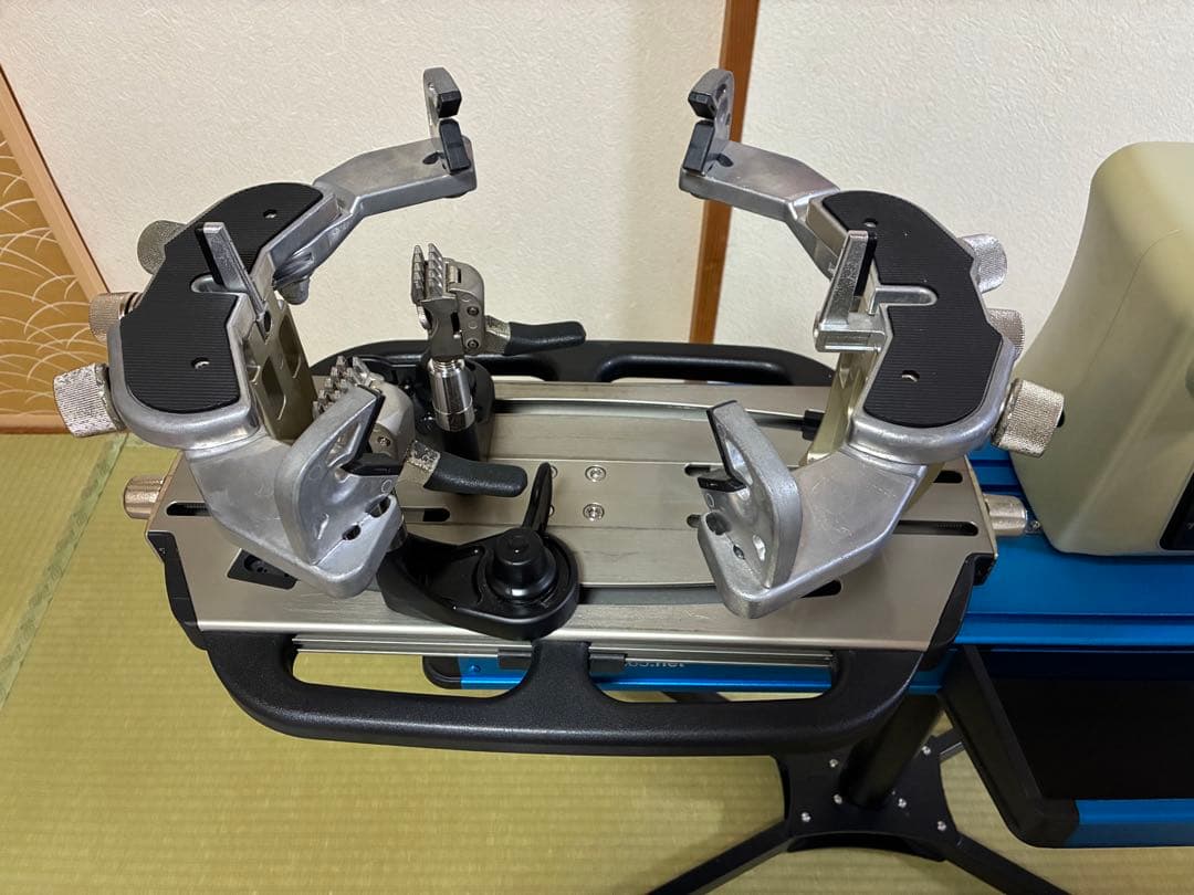 タ*ー様 トアルソン　テニス　電動ガット張りマシン　ガット張り機　スタンド付き