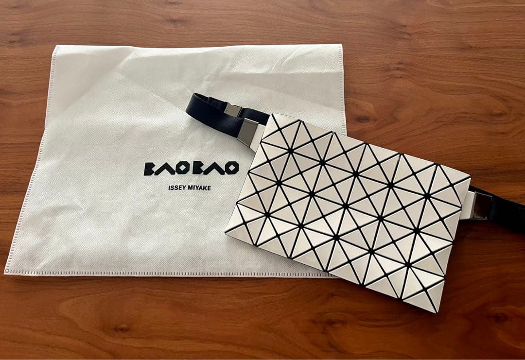 【入手困難】BAOBAO ISSEY MIYAKE ボディバッグ ウエストポーチ