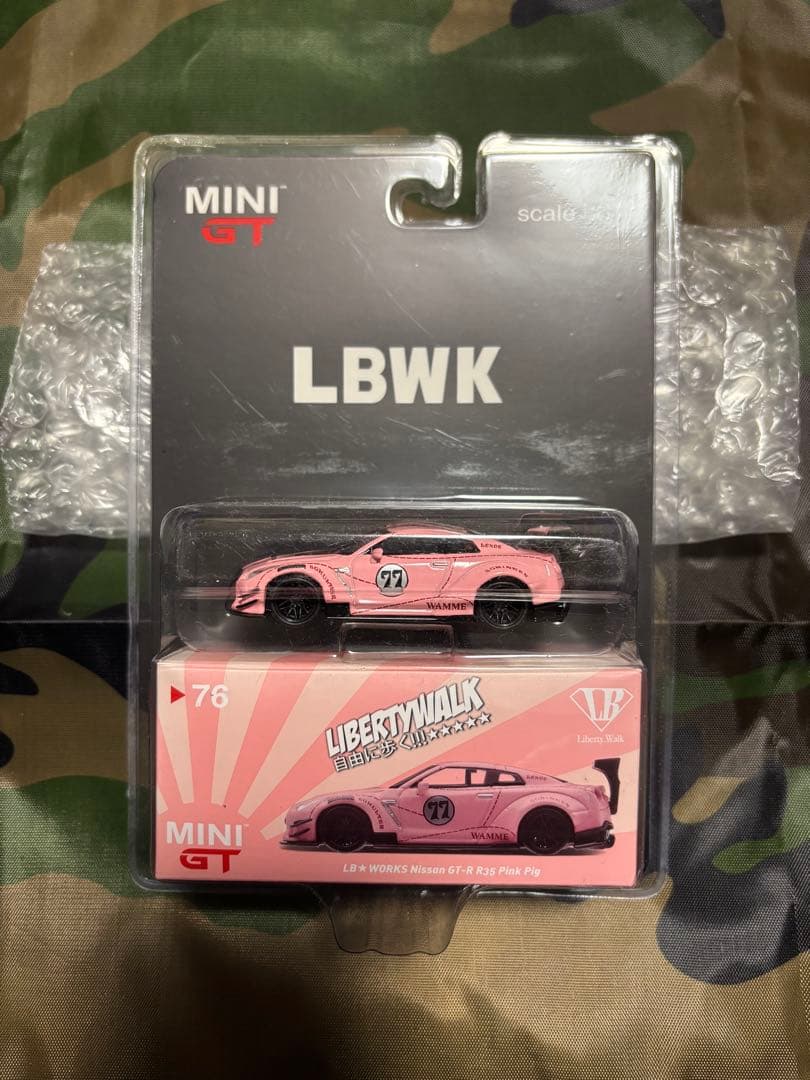 ミニカー MiNiGT 76 LBWORKS Nissan GT-R pink pig