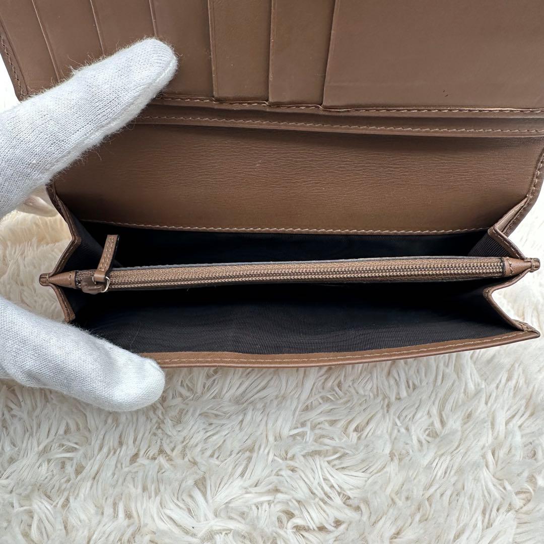 ✨箱あり✨美品　グッチ　長財布　二つ折り財布　フローラ　キャンバス　茶色　白