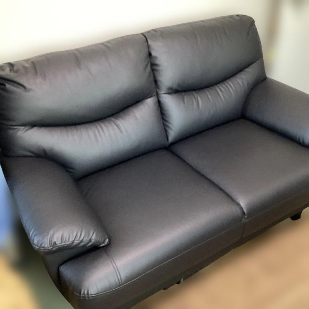 A nuka Onon　黒い2人掛けソファ－　ニトリ