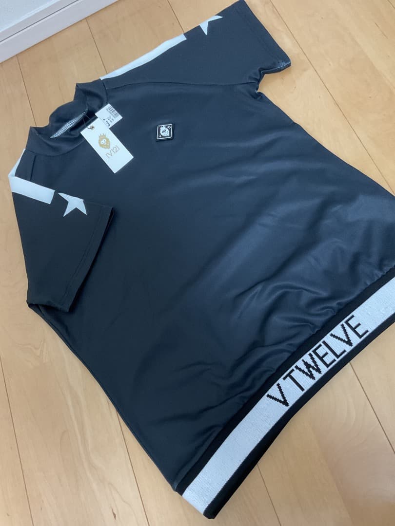 V12 レディース　半袖モックネック　新品タグつき