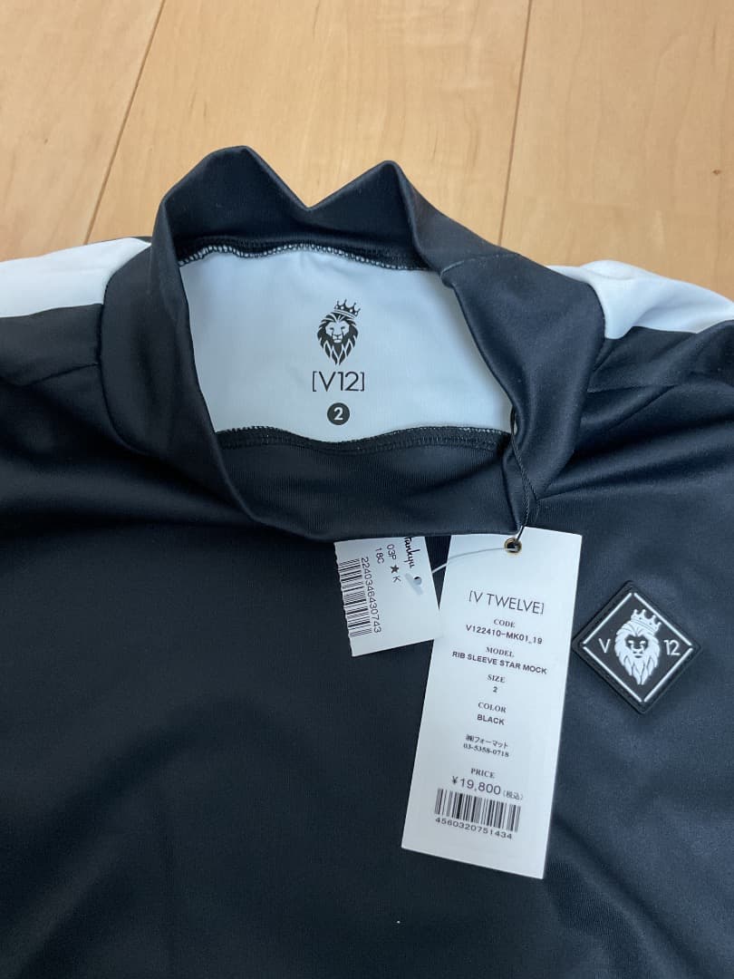 V12 レディース　半袖モックネック　新品タグつき