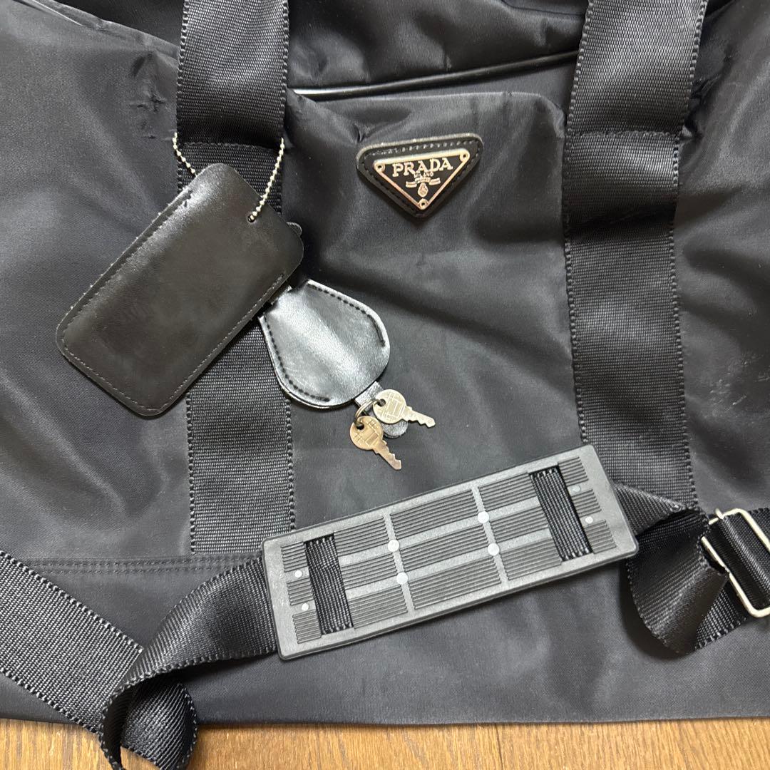 【美品】PRADA　ボストンバック　南京錠　ナイロン　黒　三角プレート　大容量