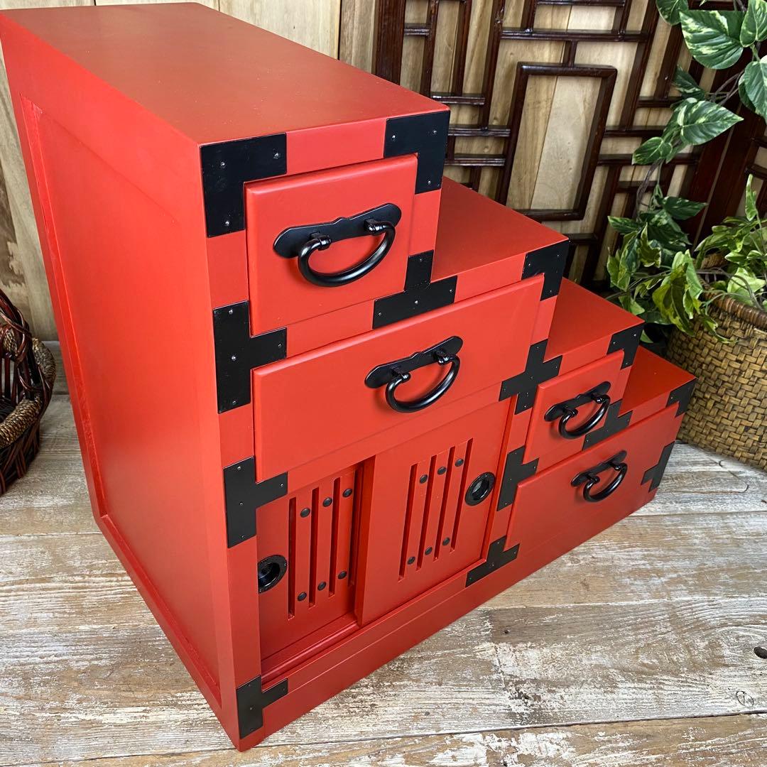 在庫処分セール！民芸家具引き戸付き階段箪笥右下がり朱色木製桐材無垢チェストタンス