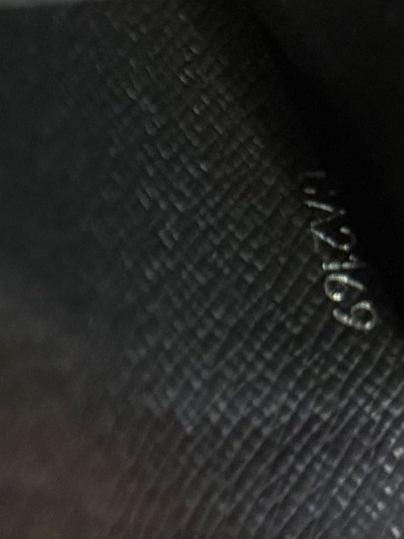 LOUIS VUITTON アンヴェロップカルトドゥヴィジット 名刺入れ