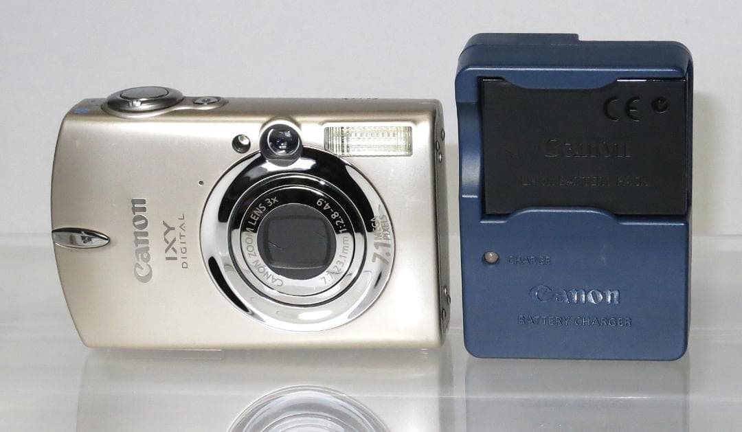 Canon IXY DIGITAL 700 　完動品　純正バッテリー、充電器付属