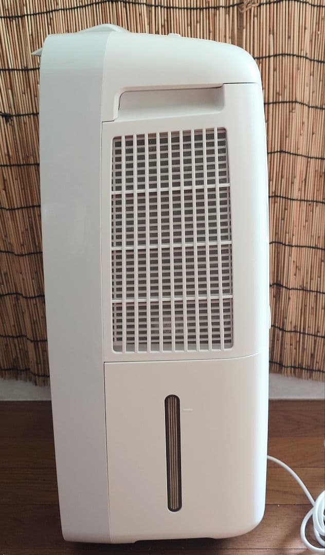 シャープ☆冷風・衣類乾燥除湿機☆コンパクトクール☆プラズマクラスター☆2022製