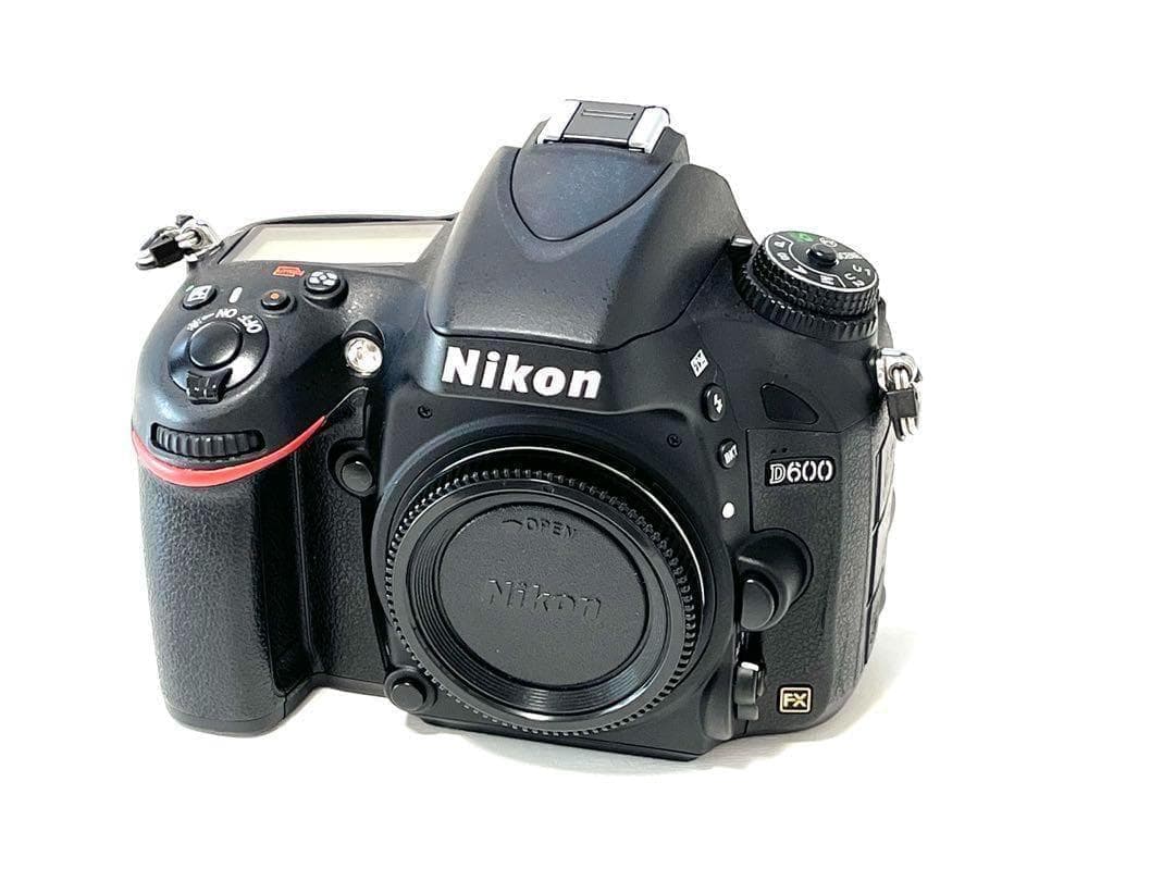 ☆撮影数3900回以下☆Nikon D600 ボディ　希少美品　FXフルサイズ