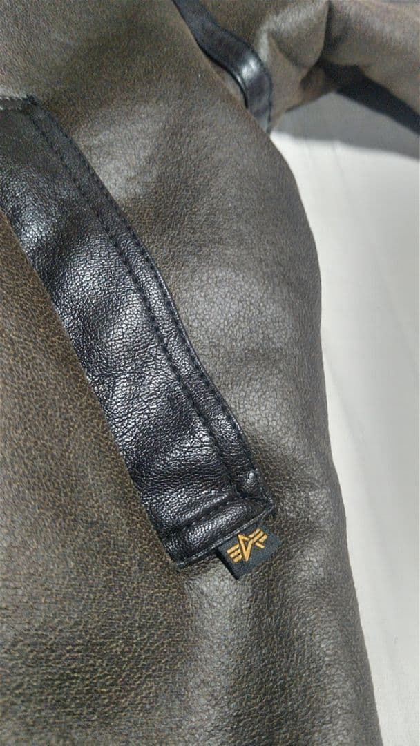 新品未使用　ALPHA B-3 フェイクムートン アルファ ワッペン付 L