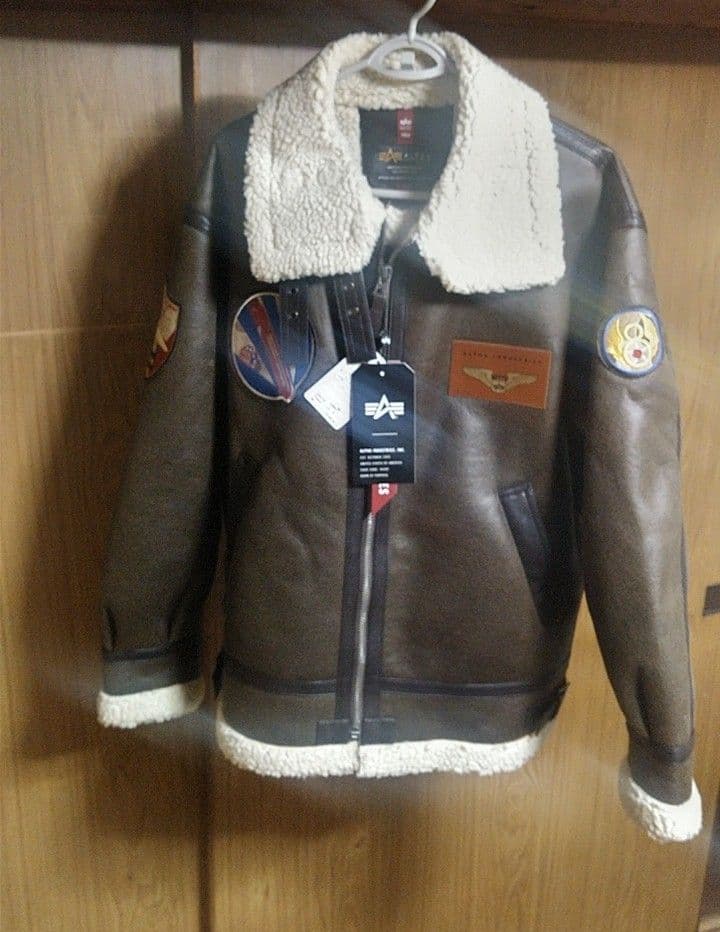 新品未使用　ALPHA B-3 フェイクムートン アルファ ワッペン付 L