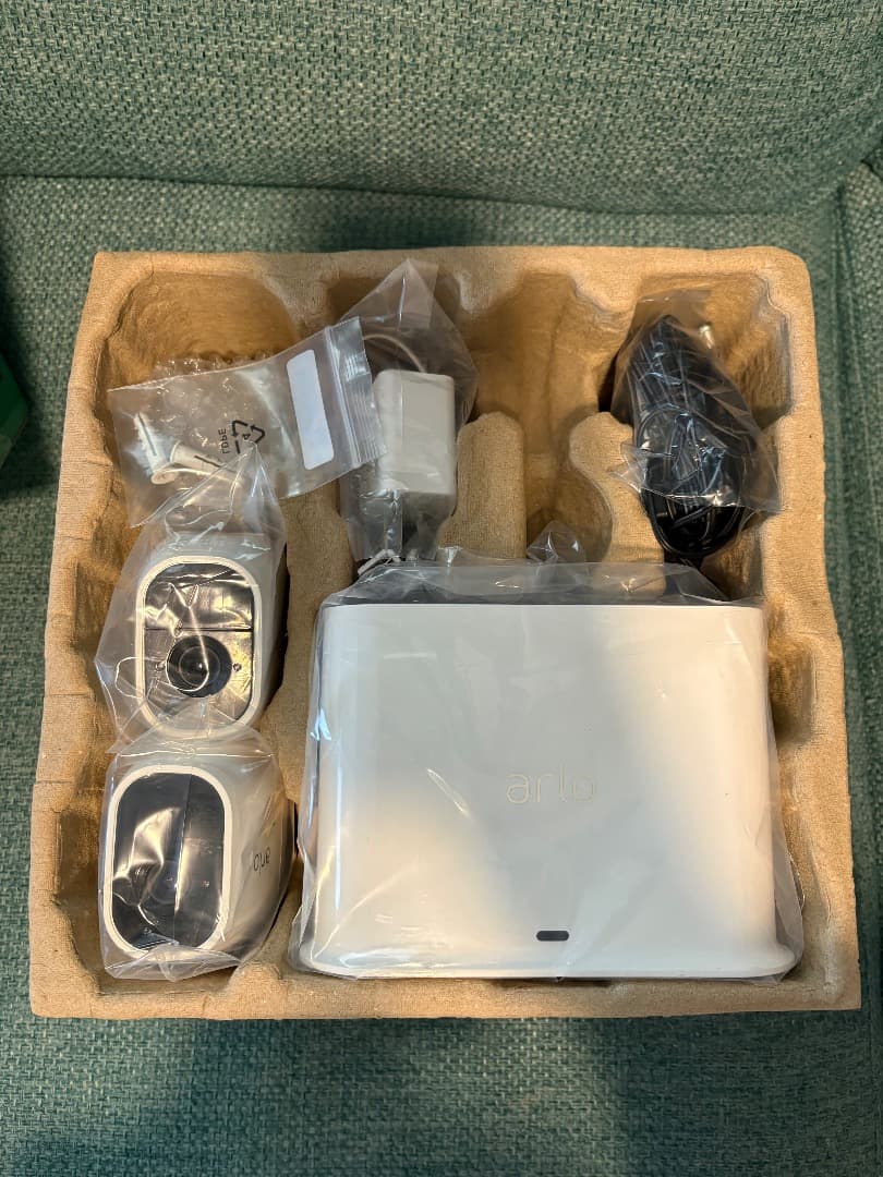 Arlo pro2 カメラ 2台セット+ Pro 2 ベースステーション