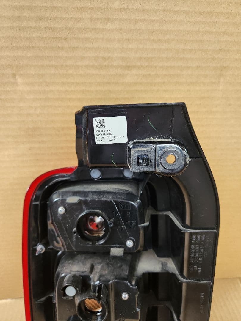 ワゴンRスマイルテールランプ 右側用