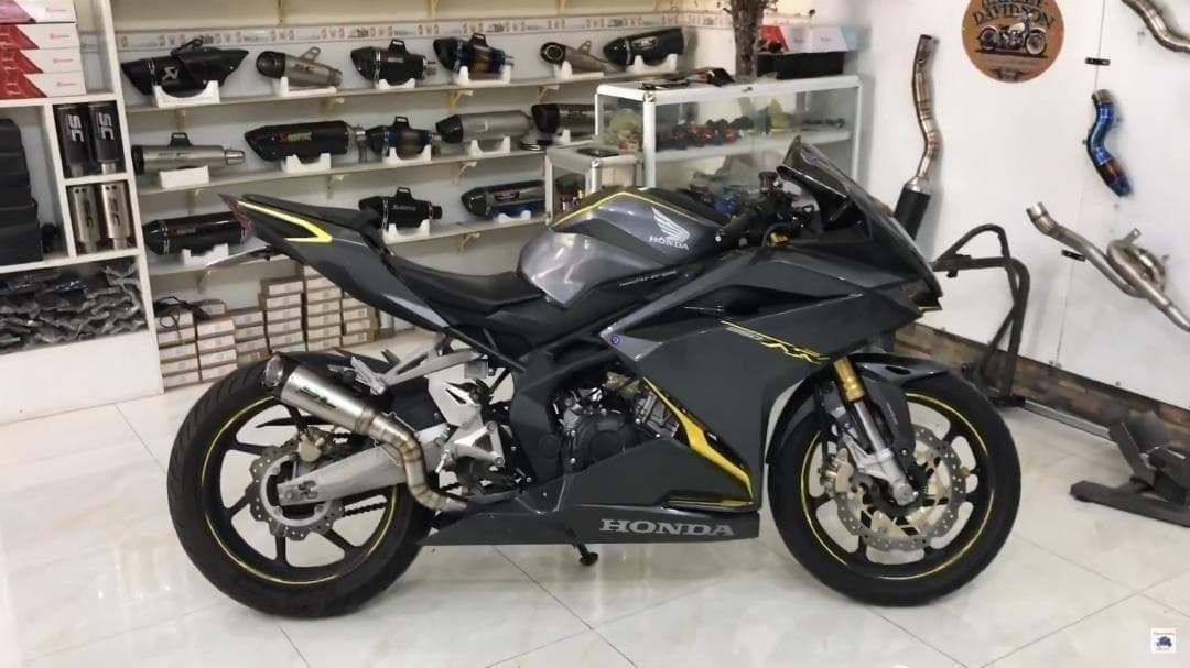 CBR250RR スリップオンマフラー　Sc project　汎用
