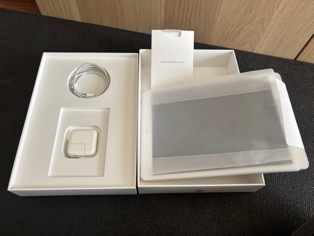 R*i様 iPad 第7世代 10.2 インチ32GB WiFi シルバー箱入り